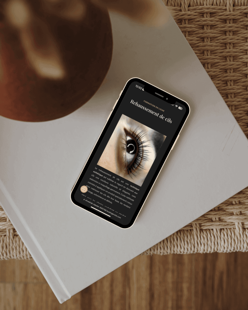 Site precisionnt academy montré sur un téléphone